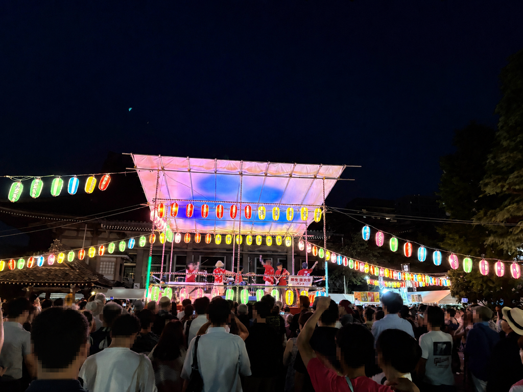 東本願寺盆踊り2026の入口と提灯の様子